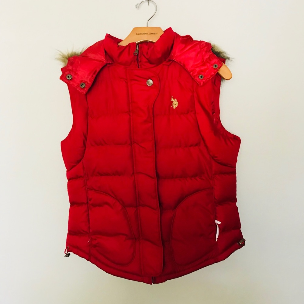 Fantastic vest with detachable hood